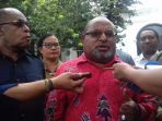 gubernur-papua-lukas-enembe-nih2_20170322_141147.jpg