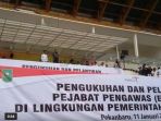gubernur-riau-lantik-1300-pejabat-esalon-iii-dan-iv_20170112_132811.jpg