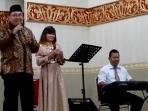 gubernur-ridwan-mukti-bernyanyi_20161117_210829.jpg