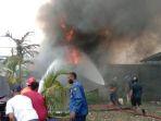 gudang-bbm-di-timika-terbakar-diduga-milik-anggota-tni.jpg