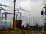 gudang-terbakar_20160505_202530.jpg