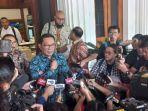 gumernur-jawa-barat-ridwan-kamil-usai-rapat-bareng-menkopolhukam.jpg
