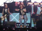guns-n-roses-beraksi-pada-konsernya-yang-bertajuk-not-in-this-lifetime.jpg