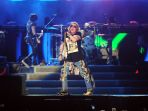 guns-n-roses-hentak-panggung-stadion-gbk_20181108_211601.jpg