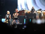 guns-n-roses-hentak-panggung-stadion-gbk_20181108_212314.jpg