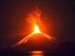 gunung-anak-krakatau-pada-malam-hari.jpg