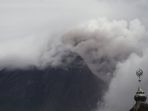 gunung-semeru-kembali-luncurkan-awan-panas_20211206_161946.jpg