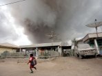 gunung-sinabung-kembali-mengamuk_20160525_001215.jpg
