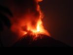 gunung-soputan-meletus_20181003_221847.jpg
