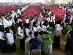 guru-dan-tenaga-teknis-kabupaten-bandung-terima-sk-pppk_20230717_231429.jpg