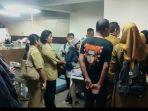 guru-honorer-datangi-dprd-medan.jpg