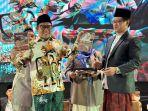 gus-imin-saat-menghadiri-haul-akbar-x-kiai-harisah.jpg