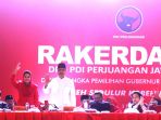 gus-ipul-dan-cawagub-puti-guntur-soekarno_20180203_181351.jpg