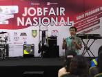 gus-minging-beri-pencerahan-pencari-kerja-job-fair_20160824_140842.jpg