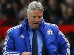 guus-hiddink-ditepilapangan_20160106_211730.jpg