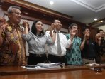 hadar-nafis-gumay-terpilih-jadi-plt-ketua-kpu_20160712_190244.jpg