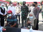 hadi-tjahjanto-tinjau-serbuan-vaksinasi-di-bangkalan.jpg