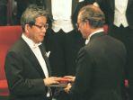 hadiah-nobel-sastra-kenzaburo-oe-nih3.jpg