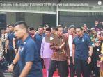 hadiri-kongres-kebudayaan-indonesia-2018-jokowi-jadi-rebutan-selfie.jpg