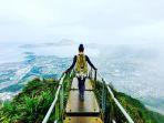 haiku-stairs-di-hawaii.jpg