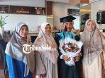 haji-sukadi-mahasiswa-sekolah-tinggi-administrasi-stia-yang-wisuda-di-usia-56-tahun.jpg