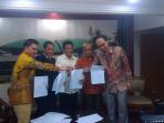 hak-interpelasi-nih2_20141126_153711.jpg