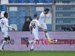 hakan-calhanoglu-saat-pertandingan-sassuolo-vs-ac-milan.jpg