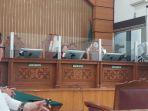 hakim-imelda-herawati-bacakan-putusan-praperadilan-firli-bahuri-kasus-pemerasan-syl-di-pn-jaksel.jpg