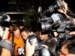 hakim-pn-balikpapan-gunakan-rompi-kpk_20190505_071706.jpg