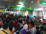 halte-bus-trans-jakarta-ragunan_20160707_194356.jpg
