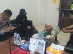 handoverpelaku-pembakaran-mayat-bayi.jpg