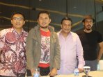 hanung-bramantyo-syukuran-film-mencai-hilal_20150930_182806.jpg