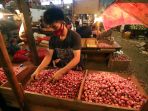 harga-bawang-merah-anjlok_20200903_203555.jpg