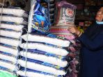 harga-beras-naik-pasca-pemerintah-memperpanjang-masa-relaksasi_20240604_143552.jpg