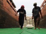 harga-beras-naik_20150226_130209.jpg