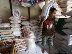 harga-beras-tinggi_20180110_162126.jpg