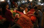 harga-cabai-rawit-merah-meroket_20141202_232104.jpg