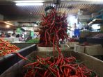 harga-cabe-merah-keriting-melambung_20161118_151240.jpg