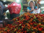 harga-cabe-tembus-180-ribu-rupiah-perkilo_20170214_114200.jpg