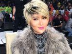 harga-outfit-inul-daratista-saat-di-bandara.jpg