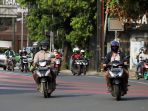 hari-kelima-penerapan-psbb-jakarta-kembali-ramai_20200414_170322.jpg