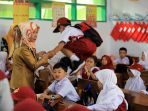 hari-pertama-sekolah-di-makassar_20190715_182342.jpg