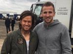 harry-kane-and-mark-wahlberg_20161009_090222.jpg