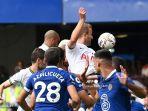 harry-kane-menyundul-bola-menyamari-rekor-gol-sergio-aguero.jpg