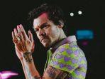 harry-styles-yang-sukses-menggelar-konser-bertajuk-love-on-tour-2023-di-seoul-korea-selatan.jpg