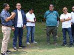 harry-warga-negara-saat-mengunjungi-pelatnas-golf.jpg