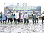 harvick-hasnul-qolbi-menghadiri-kegiatan-tanam-padi-serentak-di-kabupaten-bengkulu-teng.jpg