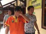 haryadi-sanusi-28-pengedar-sabu-sabu-saat-digiring-ke-ruang-pemeriksaan.jpg