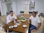 Seskab Teddy Indra Wijaya Temui Mantan Kepala PCO, Hasan Nasbi: Kedatangan Tamu Istimewa