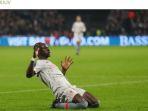 hasil-liga-inggris-2-pemain-liverpool-trending-topic-karena-gol-offside.jpg